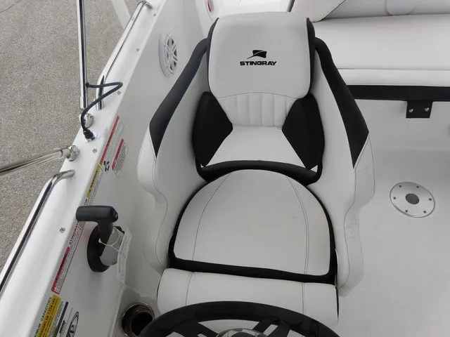 Slide: The Image of Stingray 212 SC 2026 - 12