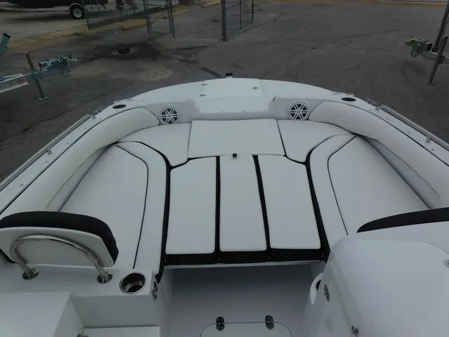 Slide: The Image of Stingray 212 SC 2026 - 15