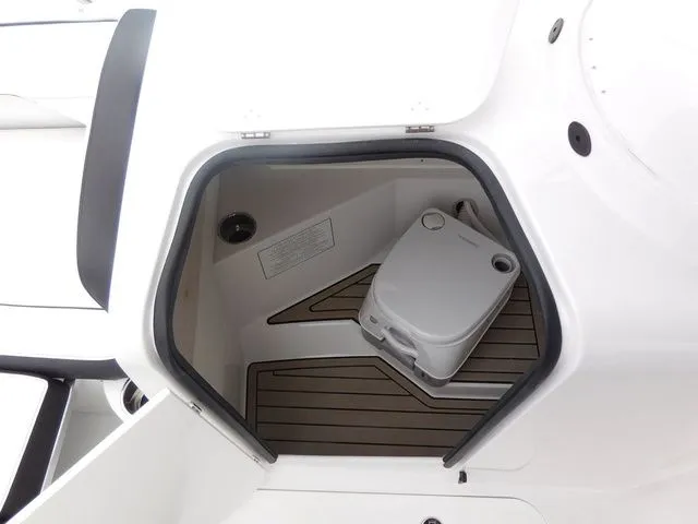 Slide: The Image of Stingray 212 SC 2026 - 21