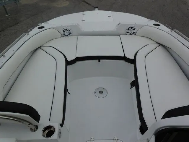 Slide: The Image of Stingray 212 SC 2026 - 23