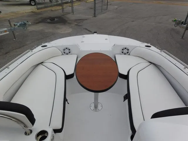 Slide: The Image of Stingray 212 SC 2026 - 24