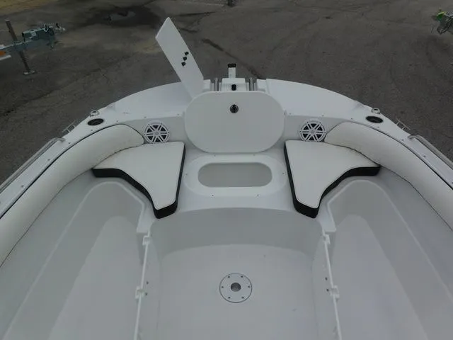 Slide: The Image of Stingray 212 SC 2026 - 25