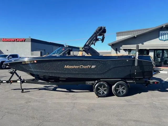 The Image of MasterCraft XT24 2022 - 1