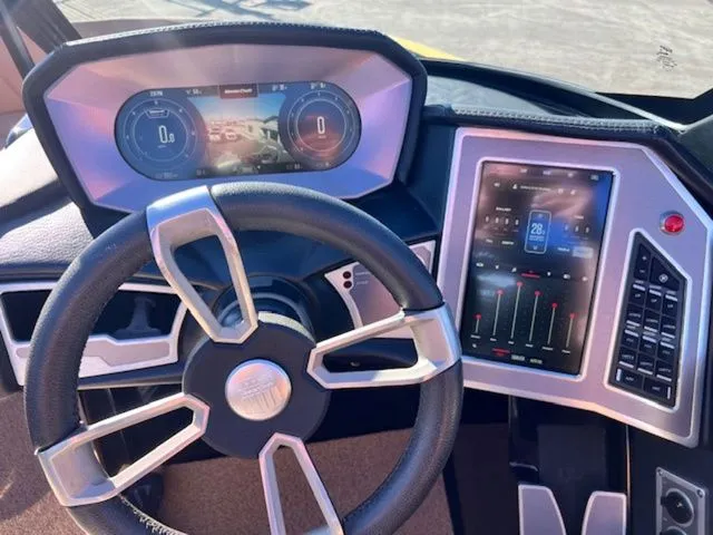 Slide: The Image of MasterCraft XT24 2022 - 20