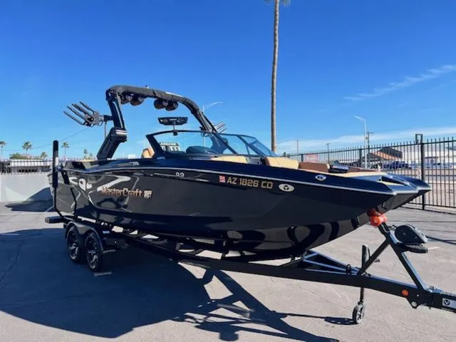 Slide: The Image of MasterCraft XT24 2022 - 4