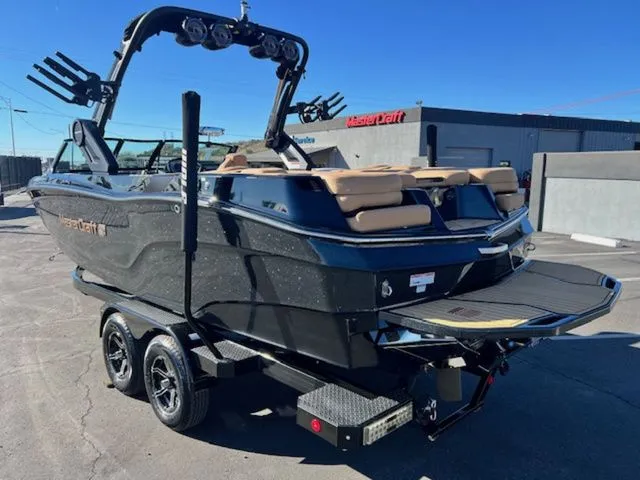 Slide: The Image of MasterCraft XT24 2022 - 8