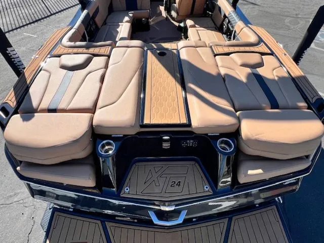 Slide: The Image of MasterCraft XT24 2022 - 9
