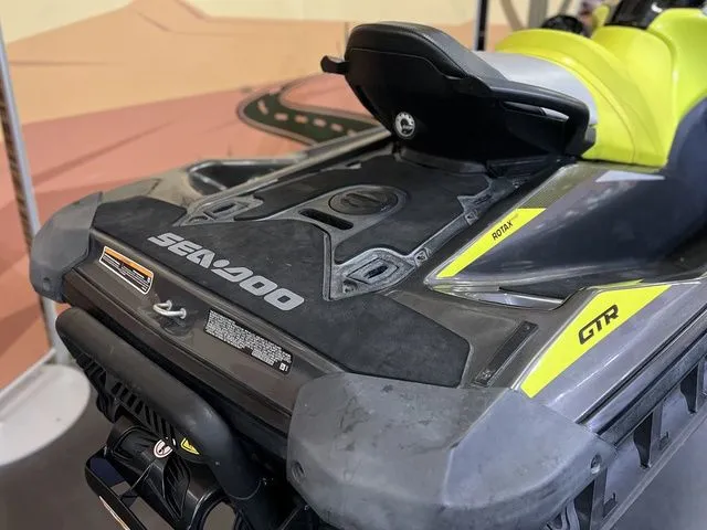 Slide: The Image of Sea-Doo GTR 230 2020 - 11