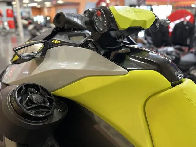 Slide: The Image of Sea-Doo GTR 230 2020 - 13