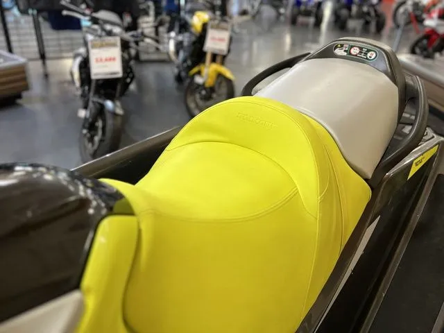 Slide: The Image of Sea-Doo GTR 230 2020 - 15