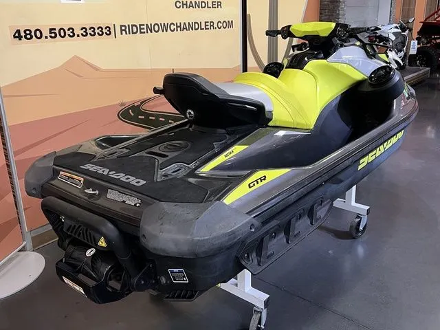Slide: The Image of Sea-Doo GTR 230 2020 - 4