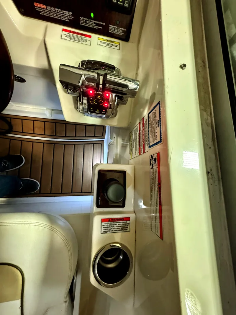 Slide: The Image of Sea Ray Sundancer 310 2010 - 5