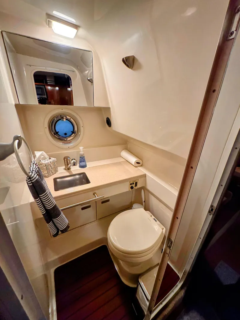 Slide: The Image of Sea Ray Sundancer 310 2010 - 28
