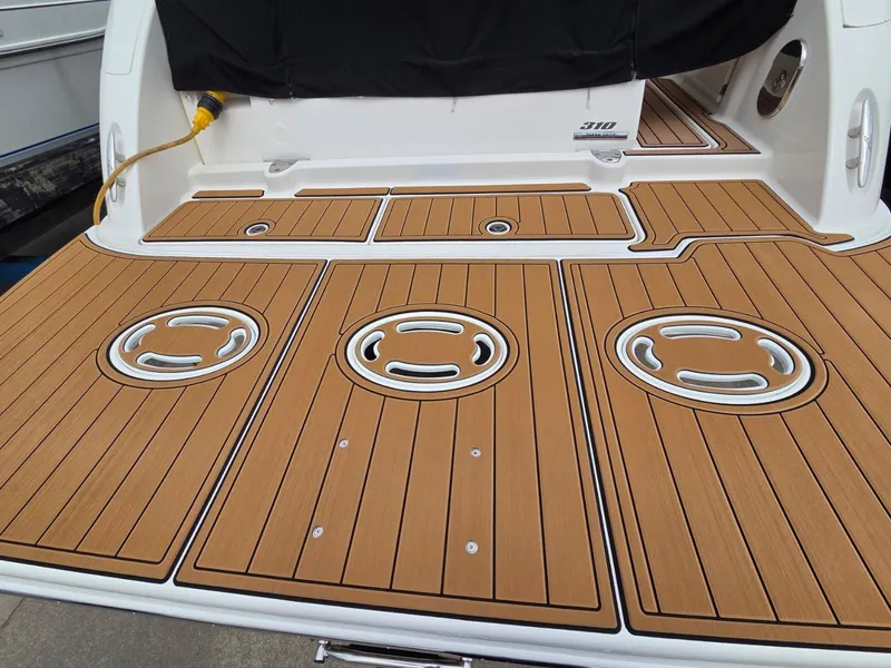 Slide: The Image of Sea Ray Sundancer 310 2010 - 15