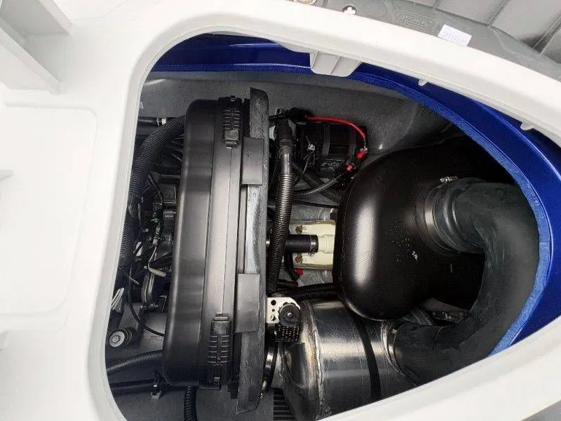 Slide: The Image of Yamaha Waverunner GP SVHO w/ Audio 2025 - 19