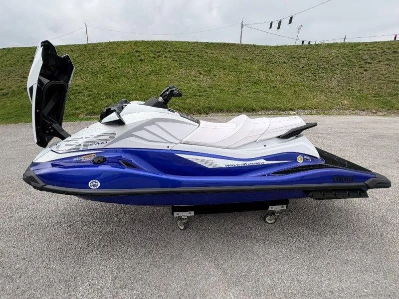 Slide: The Image of Yamaha Waverunner GP SVHO w/ Audio 2025 - 23