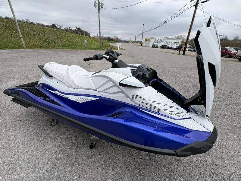 Slide: The Image of Yamaha Waverunner GP SVHO w/ Audio 2025 - 24