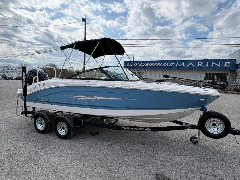 Slide: The Image of Chaparral 21 SSi Ski & Fish OB 2026 - 16
