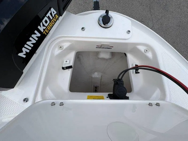 Slide: The Image of Chaparral 21 SSi Ski & Fish OB 2026 - 18