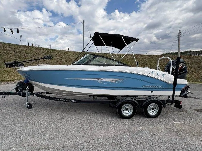Slide: The Image of Chaparral 21 SSi Ski & Fish OB 2026 - 19
