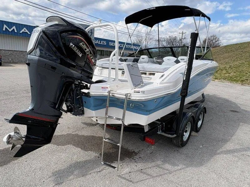 Slide: The Image of Chaparral 21 SSi Ski & Fish OB 2026 - 24