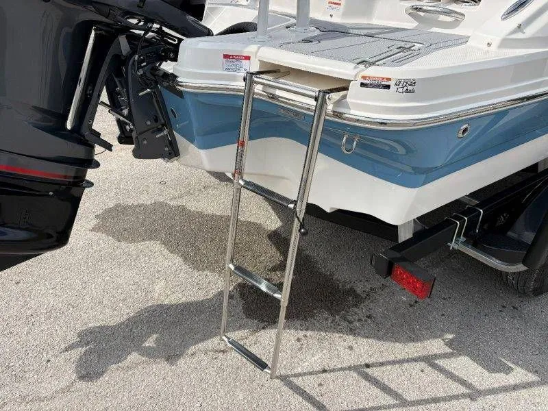 Slide: The Image of Chaparral 21 SSi Ski & Fish OB 2026 - 25