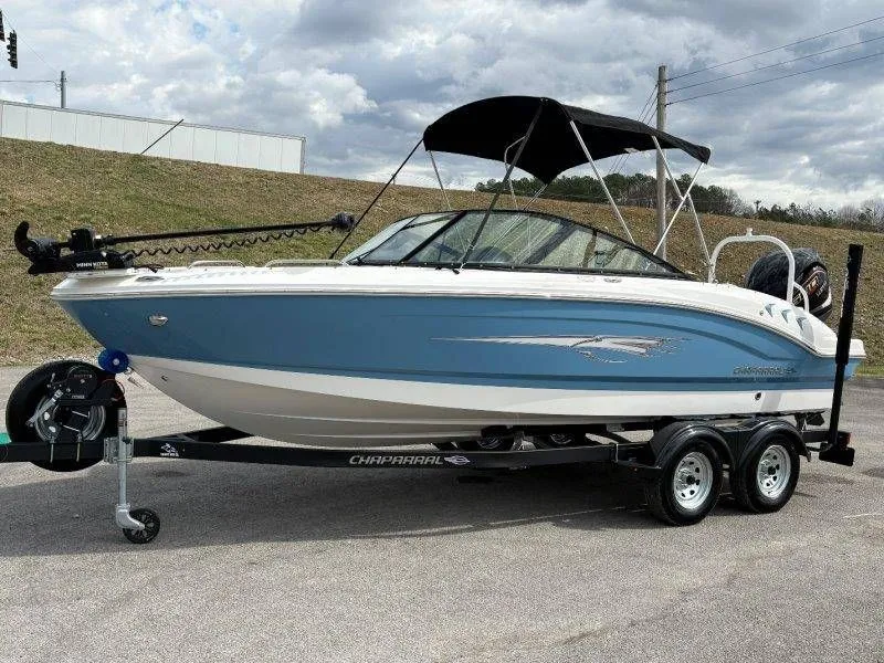Slide: The Image of Chaparral 21 SSi Ski & Fish OB 2026 - 26