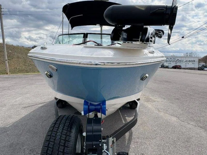 Slide: The Image of Chaparral 21 SSi Ski & Fish OB 2026 - 27