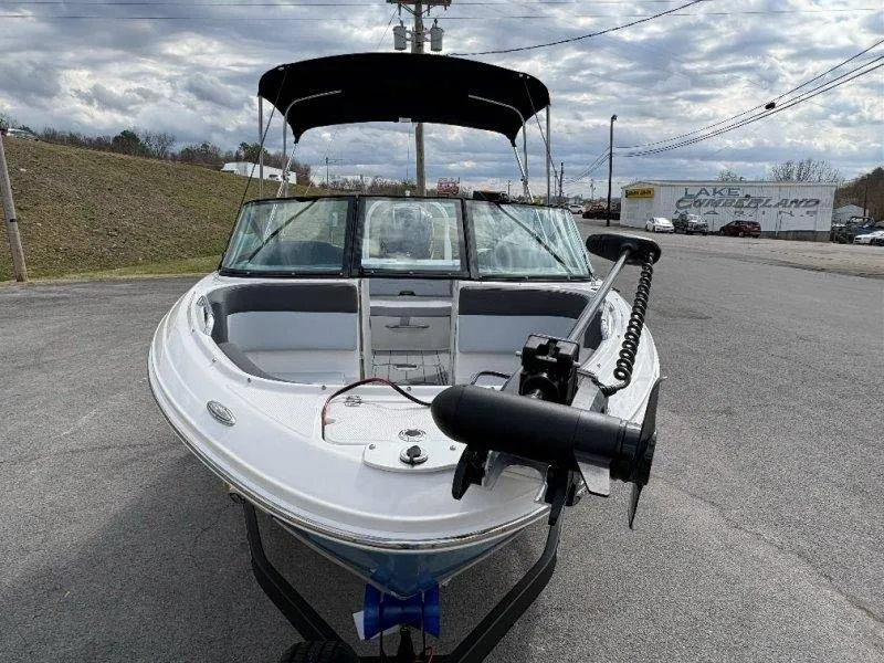 Slide: The Image of Chaparral 21 SSi Ski & Fish OB 2026 - 28