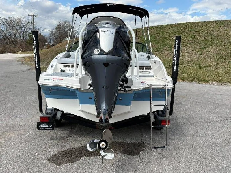 Slide: The Image of Chaparral 21 SSi Ski & Fish OB 2026 - 31