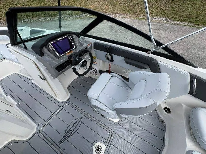 Slide: The Image of Chaparral 21 SSi Ski & Fish OB 2026 - 34