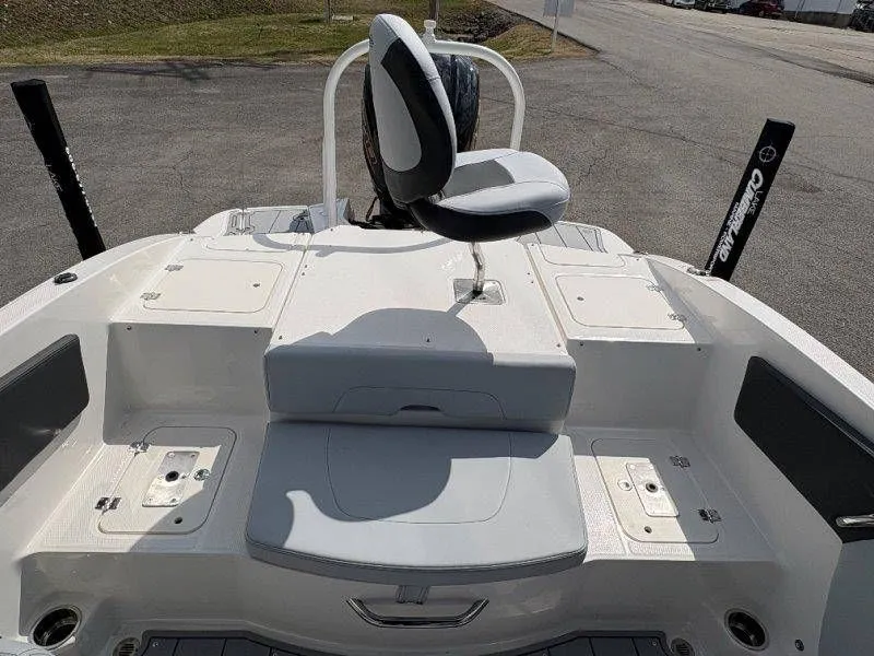 Slide: The Image of Chaparral 21 SSi Ski & Fish OB 2026 - 35