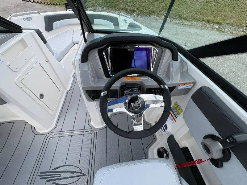 Slide: The Image of Chaparral 21 SSi Ski & Fish OB 2026 - 40