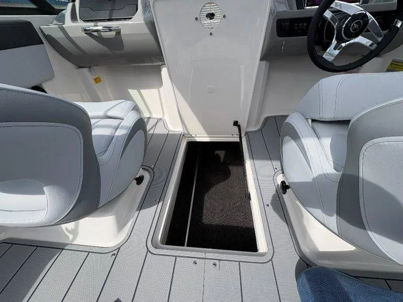 Slide: The Image of Chaparral 21 SSi Ski & Fish OB 2026 - 44