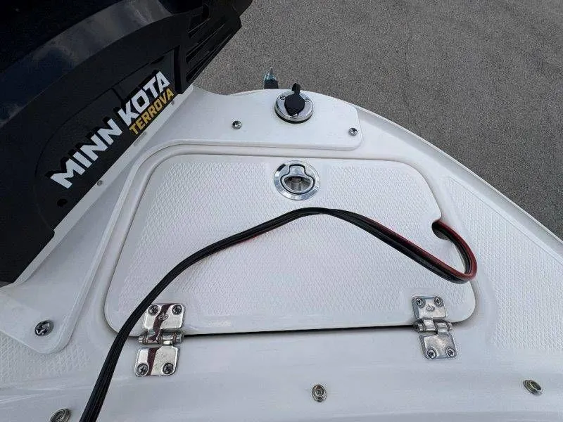 Slide: The Image of Chaparral 21 SSi Ski & Fish OB 2026 - 45