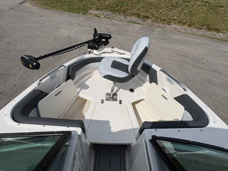 Slide: The Image of Chaparral 21 SSi Ski & Fish OB 2026 - 46