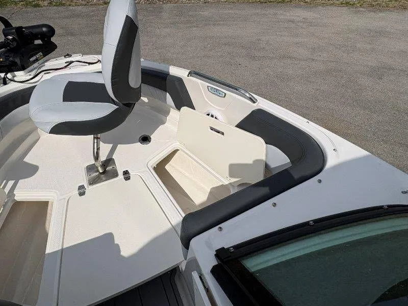 Slide: The Image of Chaparral 21 SSi Ski & Fish OB 2026 - 48