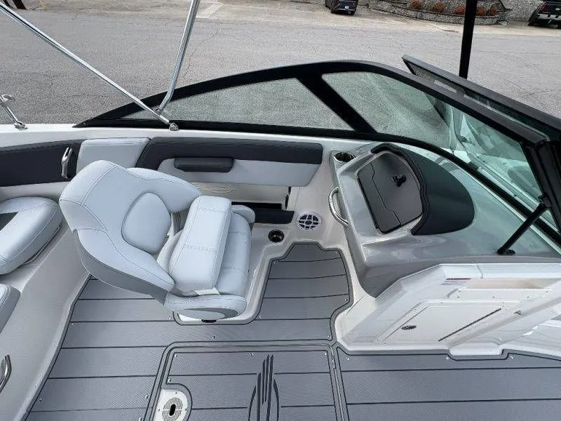 Slide: The Image of Chaparral 21 SSi Ski & Fish OB 2026 - 53