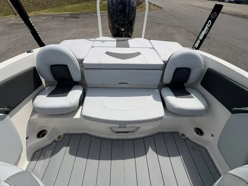 Slide: The Image of Chaparral 21 SSi Ski & Fish OB 2026 - 54