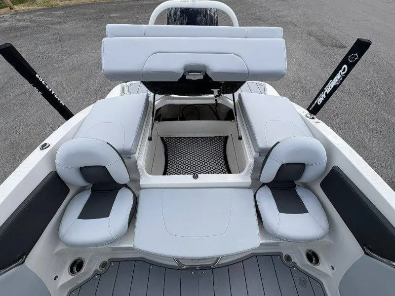 Slide: The Image of Chaparral 21 SSi Ski & Fish OB 2026 - 64