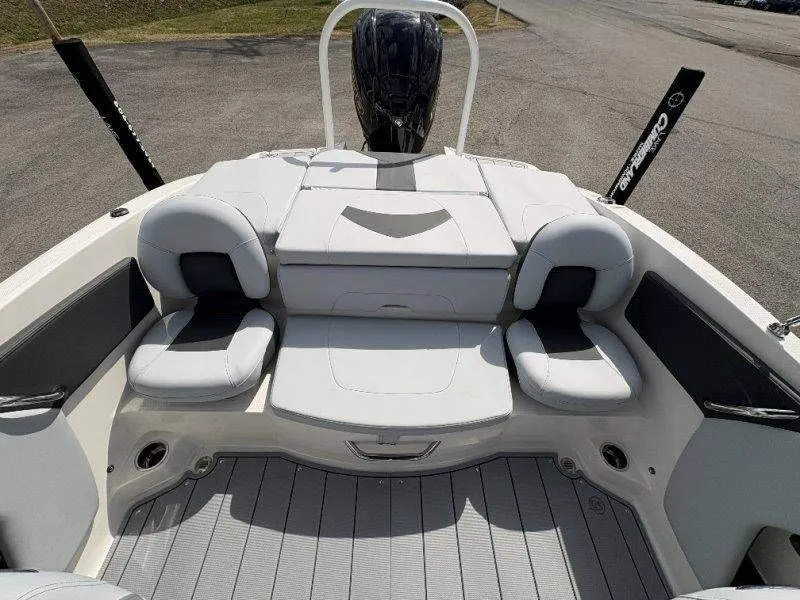 Slide: The Image of Chaparral 21 SSi Ski & Fish OB 2026 - 65