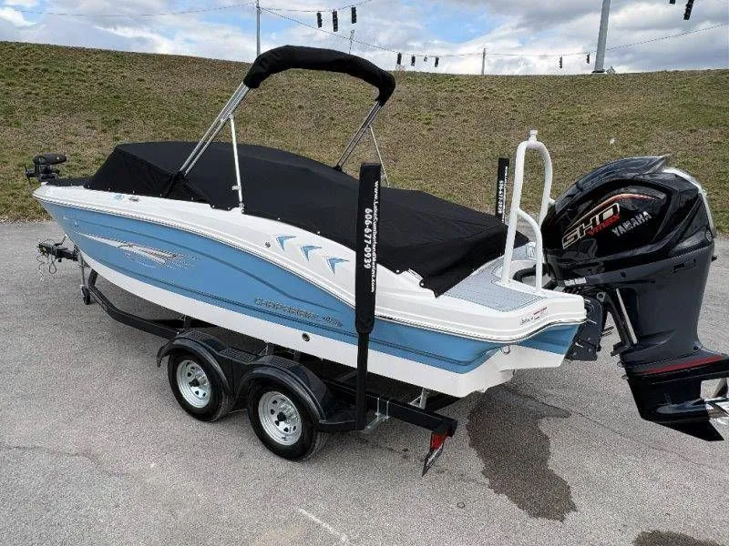 Slide: The Image of Chaparral 21 SSi Ski & Fish OB 2026 - 93