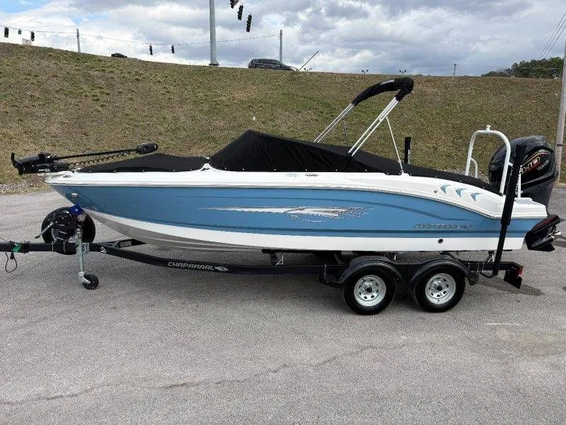 Slide: The Image of Chaparral 21 SSi Ski & Fish OB 2026 - 95