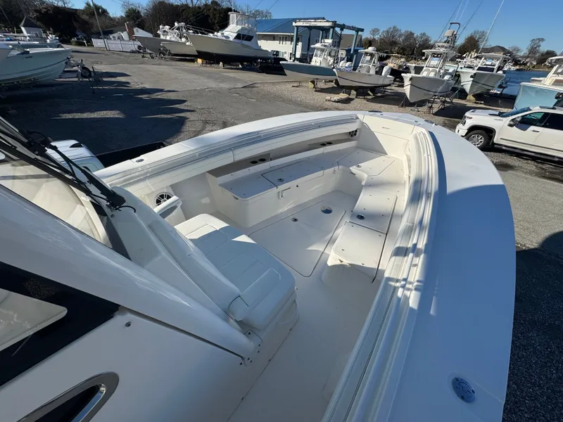 Slide: The Image of Regulator 31 boat 2022 on a lot, interior view. - 14