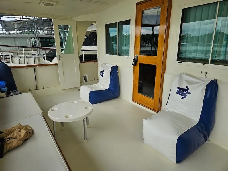 Slide: The Image of Interior of a 1975 Hatteras 58L Long Range Cruiser yacht. - 10