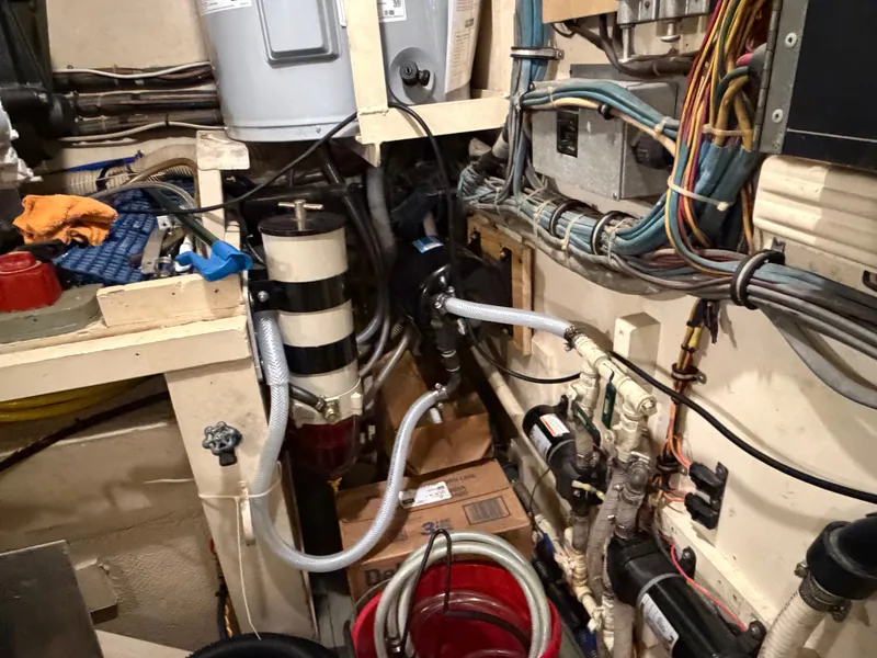 Slide: The Image of Interior of 1975 Hatteras 58L Long Range Cruiser with bathroom and sleeping area. - 42