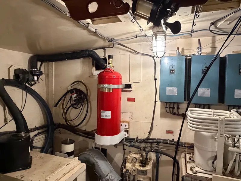 Slide: The Image of Bathroom in 1975 Hatteras 58L Long Range Cruiser. - 43
