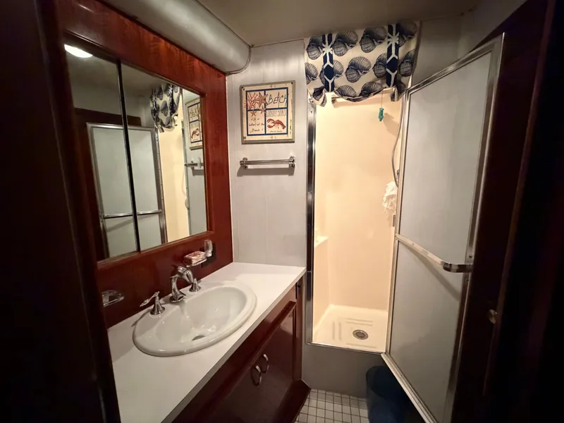 Slide: The Image of Bathroom of the 1975 Hatteras 58L Long Range Cruiser. - 49