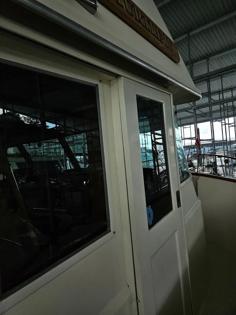 Slide: The Image of Hatteras 58 Long Range Cruiser 1975 - 14