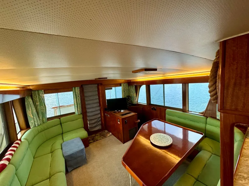 Slide: The Image of Hatteras 58 Long Range Cruiser 1975 - 20